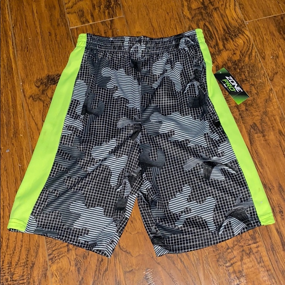 Boys Zone Pro Shorts size M 8/10